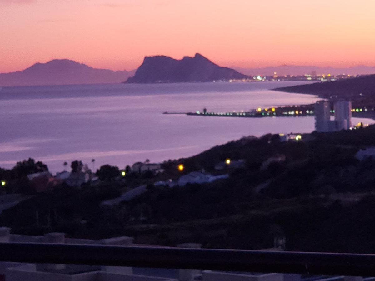 Manilva Townhouse With Spectacular Views Of Gibraltar Villa Екстериор снимка